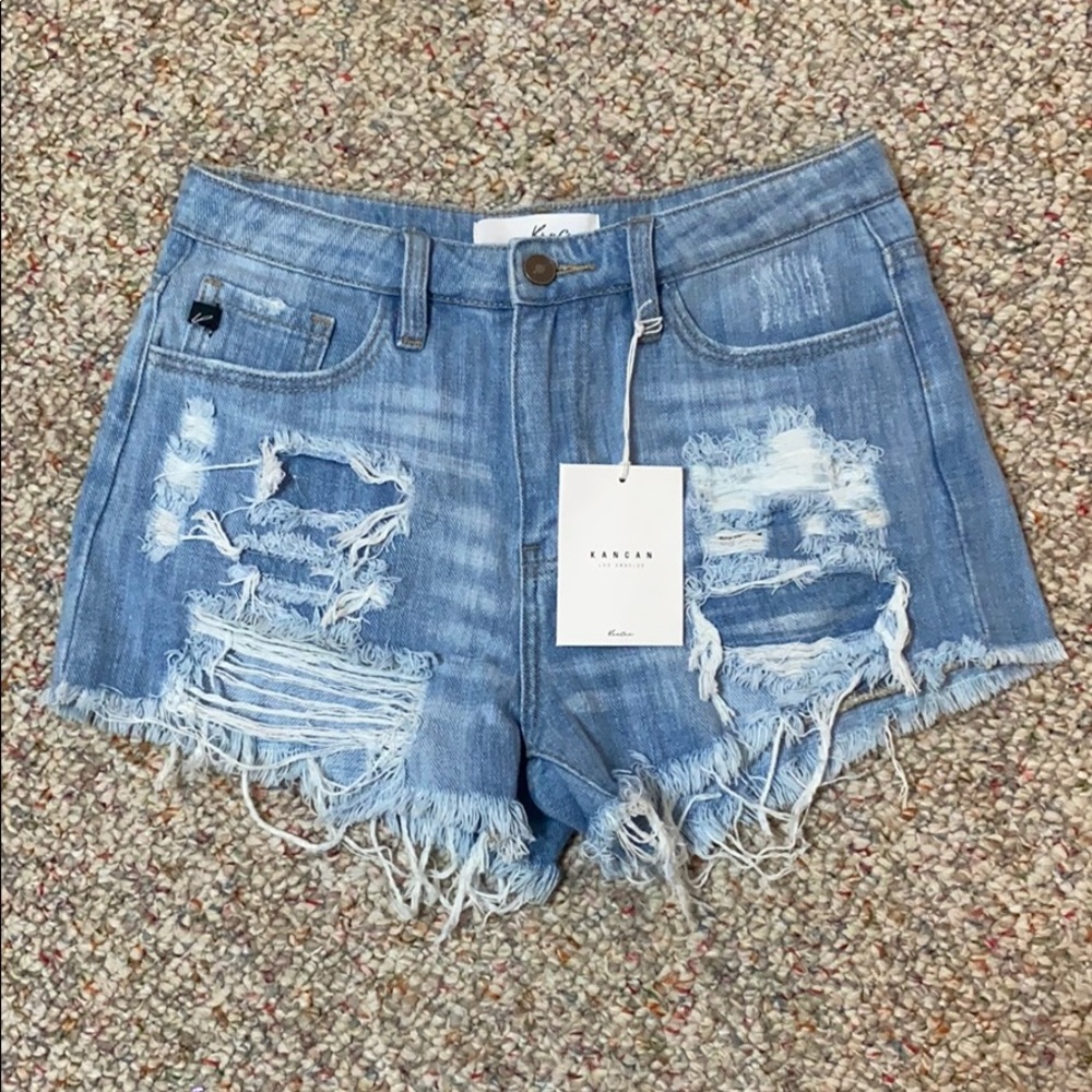 KanCan small highwasted shorts